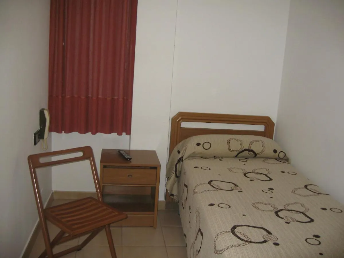 Hostal Fontdemora Mora la Nueva 2*,