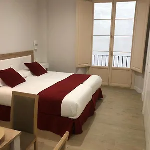 pinar-malaga-rooms.1costadelsol.com/